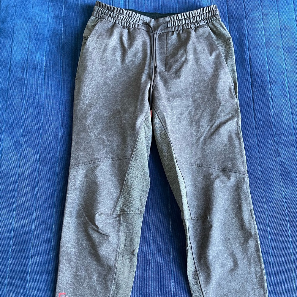 Men’s Lululemon License to Train Pant M
